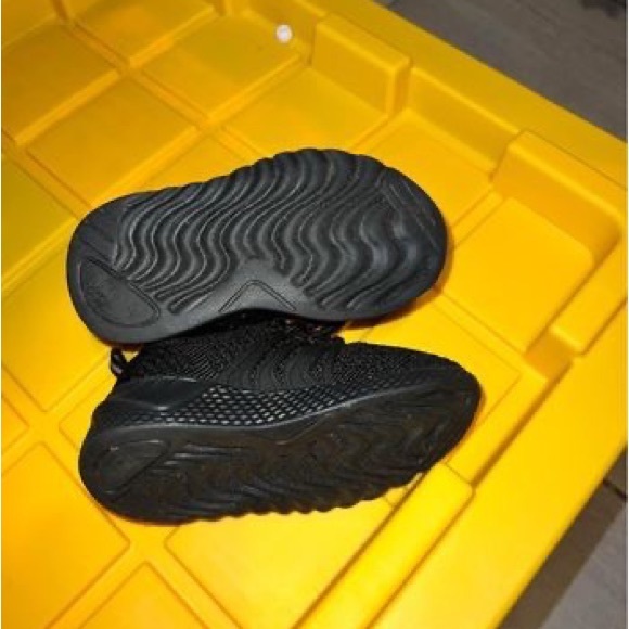 Toddler sneakers - Picture 3 of 3